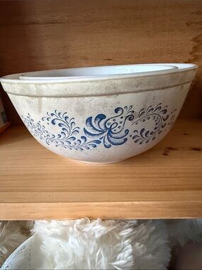 Vintage Homestead Pyrex
